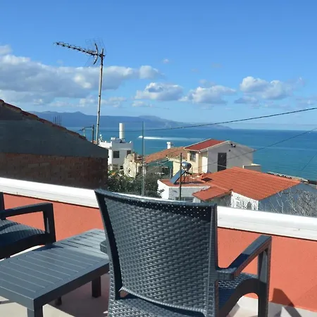Holiday home Mouse House With Sea View And Mini Pool