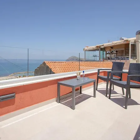 Dom wakacyjny Mouse House With Sea View And Mini Pool *